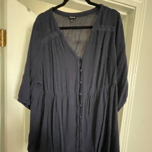 Navy 3/4 sleeve top from torrid with lace inset. Size 4